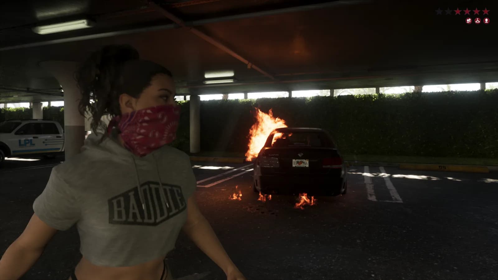 Un coche de fuga en llamas es abandonado — GTA VI