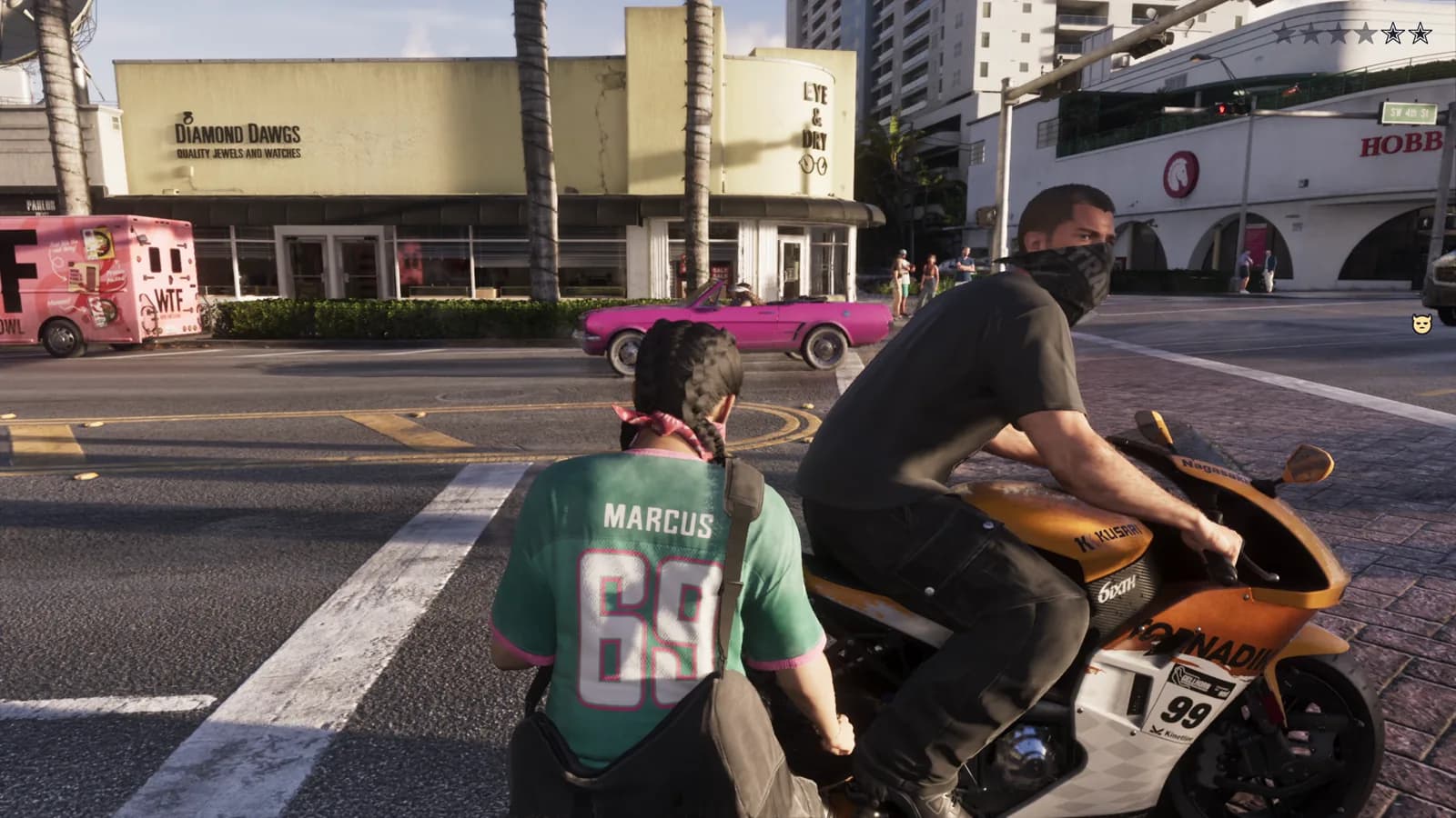Jason conduce una motocicleta — GTA VI